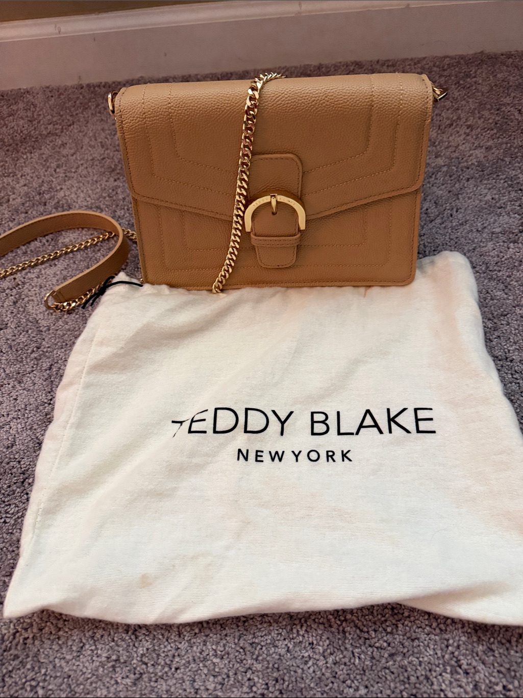 Teddy Blake New York Tan Shoulder Bag With Gold Chain Strap